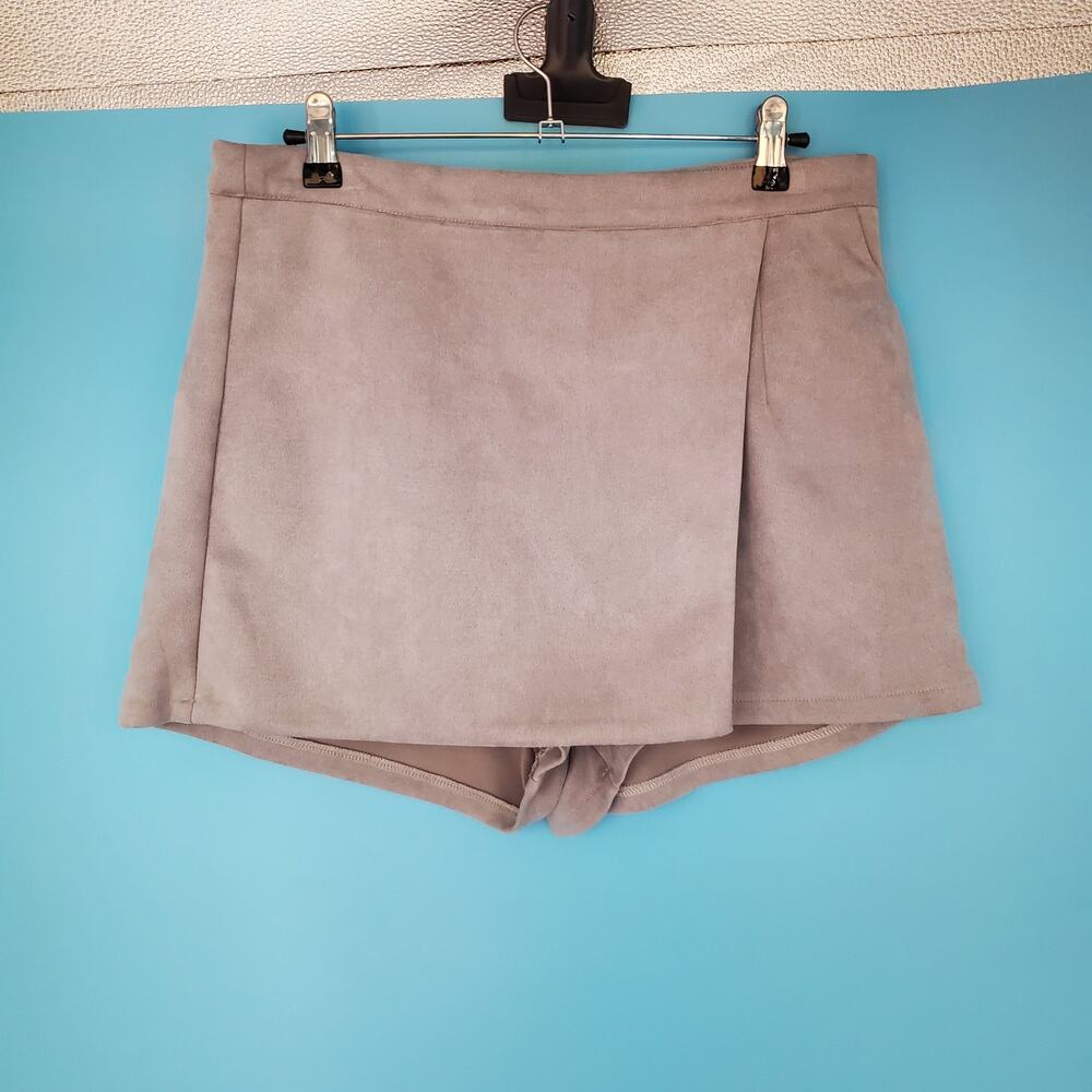 Mono B. Skort Size 10 Suede Light Gray Mini Skirt